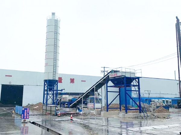 水泥罐输送粉末后该怎么解决罐顶部灰粉？